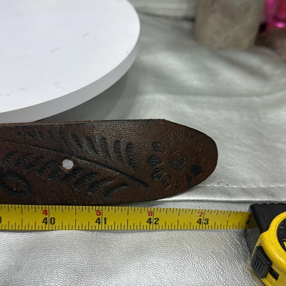 (H) Vintage embroidered leather cowboy belt, men's size M